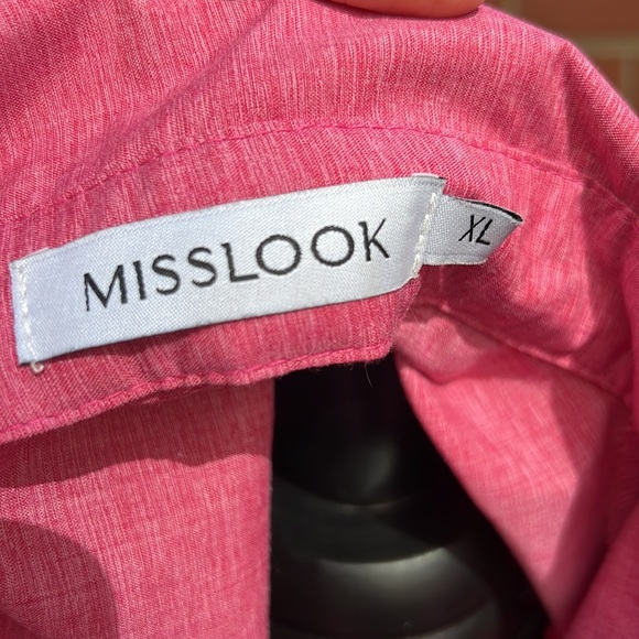 Pretty in Pink💕! Light weight cotton/poly blend long sleeve blouse. No ironing! - Picture 6 of 7